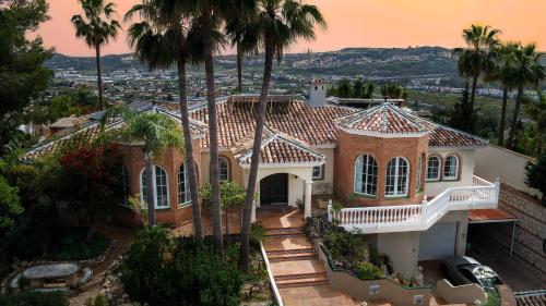 Fasiliti, Luxury villa overlooking Fuengirola - Ref 86 in La Sierrezuela