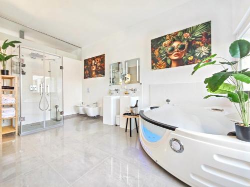 Loft für bis zu 12, Whirlpool, Infrarotsauna, Arcade-Spiele, Tischfußball, Wii, Nürnberg (Foto 4)