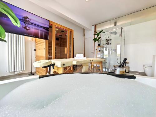 Loft für bis zu 12, Whirlpool, Infrarotsauna, Arcade-Spiele, Tischfußball, Wii, Nürnberg (Foto 6)