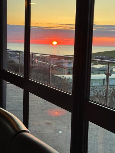 Coastal Bliss Charming Cottage near Borth beach in Brynowen