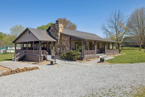 Log Haven Cozy Wears Valley Cabin with Hot Tub Game Room and Flat Yard for Dogs and Kids