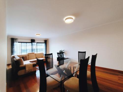 Coastal Comfort at Riverside - 4 Min to Airport! 4