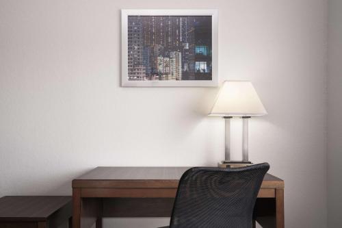 Best Western Plus College Station Inn & Suites - image 6