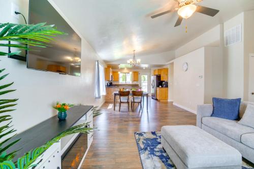 3 Mi to Riverside Park Grants Pass Getaway! 3 Mi to Riverside Park Grants Pass Getaway!