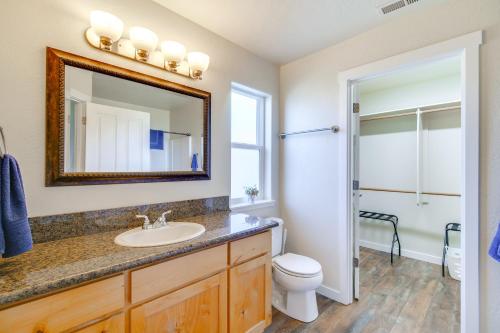 3 Mi to Riverside Park Grants Pass Getaway! 3 Mi to Riverside Park Grants Pass Getaway!