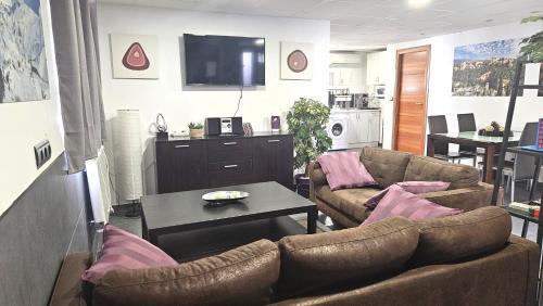 Apartamento de 2 dormitorios con patio privado y barbacoa