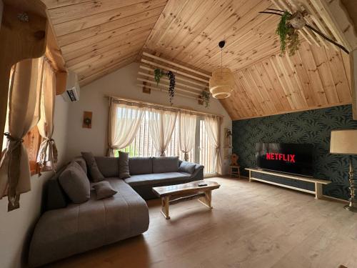 3 bedrooms, 5 beds