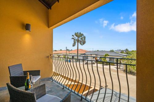 2BR Apt with Private Pool BBQ & 3 Min to Arashi Beach - image 4