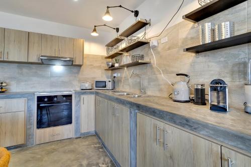 FourVillas with Private Magnesium Pool 3 min to the Beach & Dive Rinse Tank FourVillas with Private Magnesium Pool 3 min to the Beach & Dive Rinse Tank