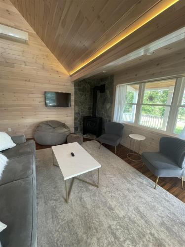 COUPLES COTTAGE LIMIT 4 - image 6