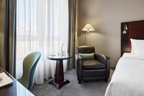 Deluxe Twin Room image 4