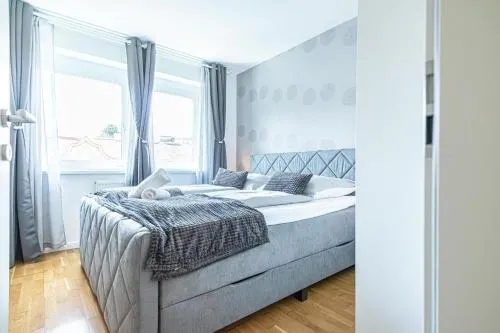 Chic 1BR & 1LR, Kingbed, only 9 min to City Center via Metro in Wien, Österreich