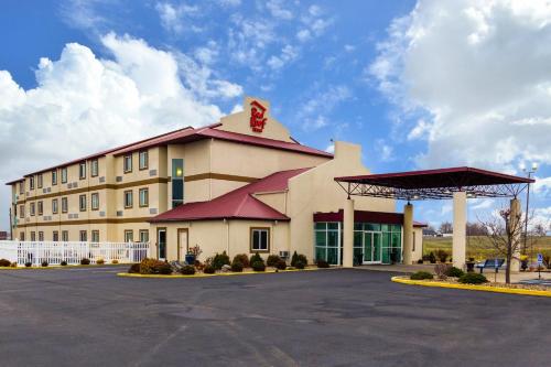 Red Roof Inn Georgetown - image 9