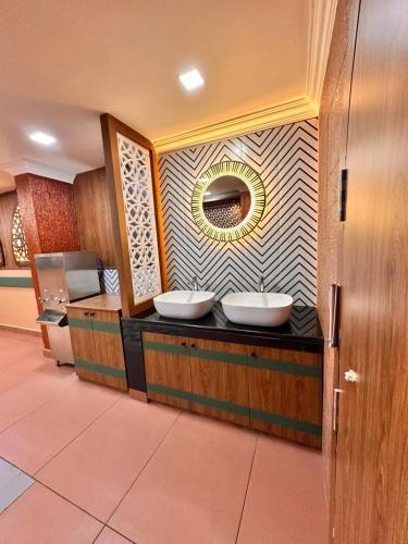 Restaurant, City Palace Hotel in Ooty Lake