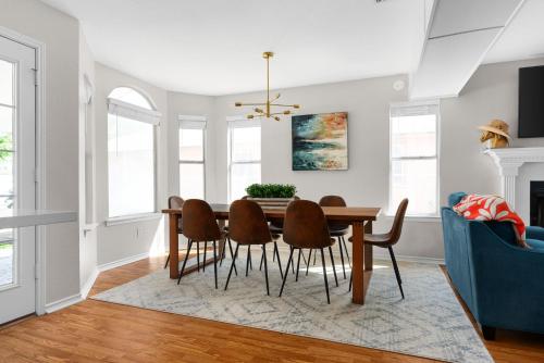 Pool Getaway Movie Room Games Yard Bbq Pets Pool Getaway Movie Room Games Yard Bbq Pets