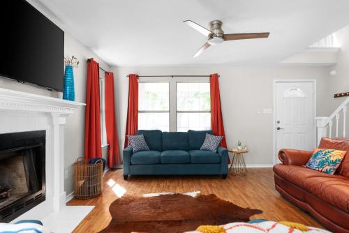 Pool Getaway Movie Room Games Yard Bbq Pets Pool Getaway Movie Room Games Yard Bbq Pets