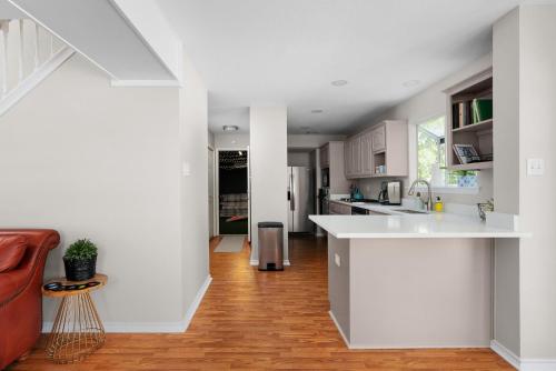 Pool Getaway Movie Room Games Yard Bbq Pets Pool Getaway Movie Room Games Yard Bbq Pets