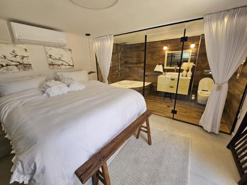 צלילי המעיין- צימר בוטיק במדבר in Rishonim