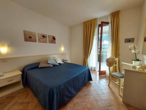 2 bedrooms, 4 beds