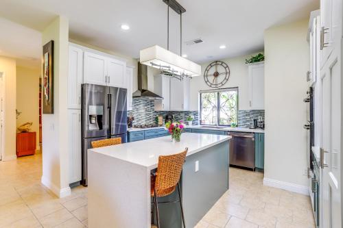 Resort Pools and Golf Palm Springs Condo! in Cathedral City, USA