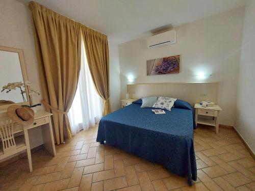 2 bedrooms, 5 beds