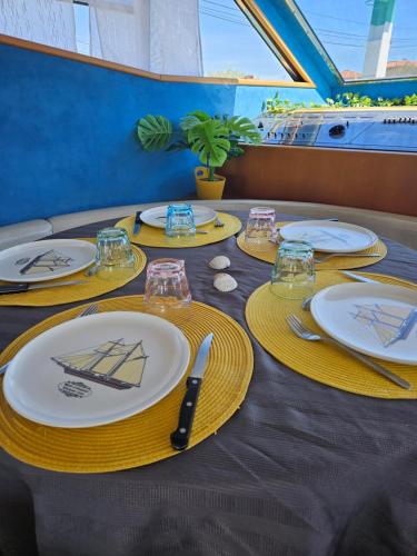 Nuit insolite bateau à quai - Port Saint Louis du Rhône 3