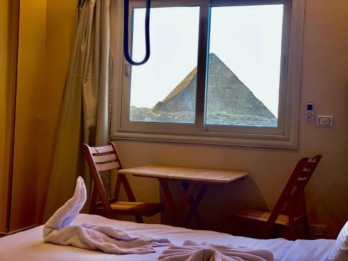 Moonlight pyramids view INN - image 7