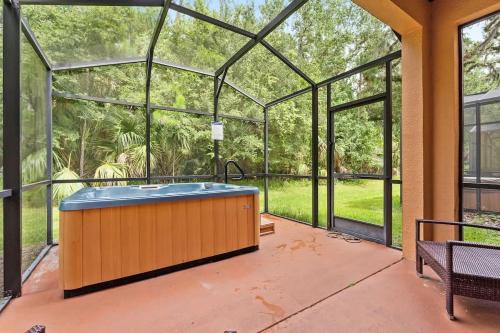 4 BR Hot Tub Cozy Decor @ Regal Oaks RO2761N
