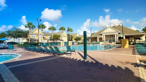 Relaxing 3BR Haven for 8 at Seven Dwarfs - image 4