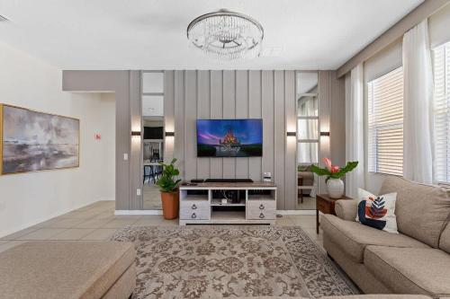 Sleeps 16 guests Single Family 6BR SR6047 in Davenport, USA