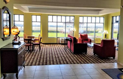 Előcsarnok, Days Inn by Wyndham Windsor Locks / Bradley Intl Airport in Windsor Locks (CT)