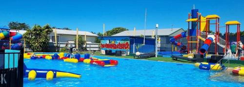 Játszótér, The Hopeful Hut-Cosy beach vibes-Bring the dog & boat in Kurrimine Beach (QLD)