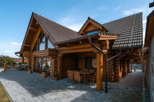Forest Chalet with Jacuzzi and sauna, 4 km from Starý Smokovec, Nová Lesná (foto 9)