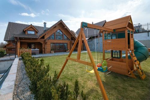 Forest Chalet with Jacuzzi and sauna, 4 km from Starý Smokovec, Nová Lesná (foto 6)