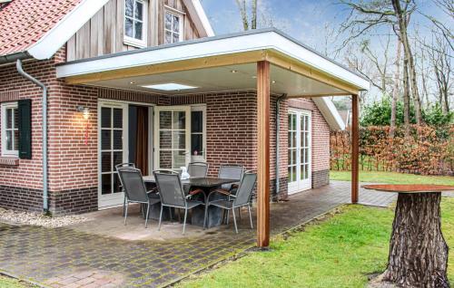 Three-Bedroom Holiday Home in Hoge Hexel - image 4