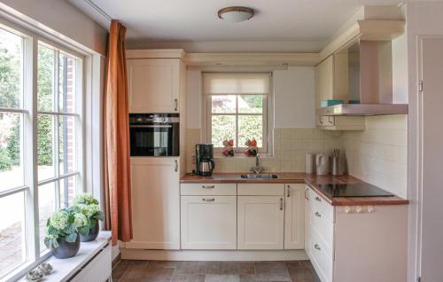 Three-Bedroom Holiday Home in Hoge Hexel - image 8