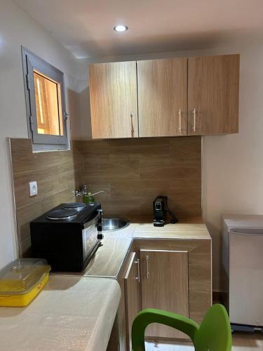 One-Bedroom Apartment image 5