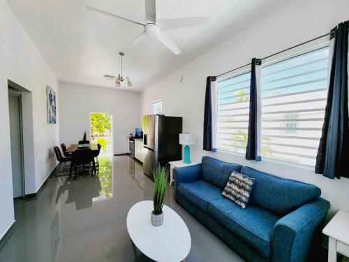 25- Pool Mansion walk to Beach, sleeps 30 guests in Loiza