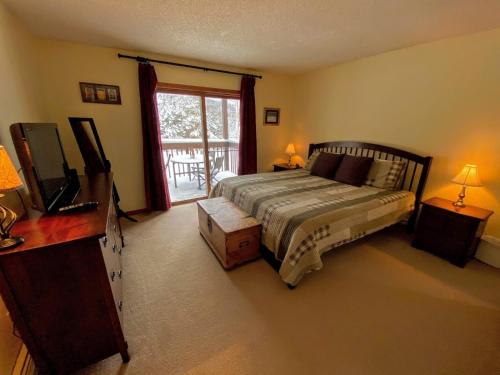 SC4 Ski Slope Views Bretton Woods Condo SC4 Ski Slope Views Bretton Woods Condo