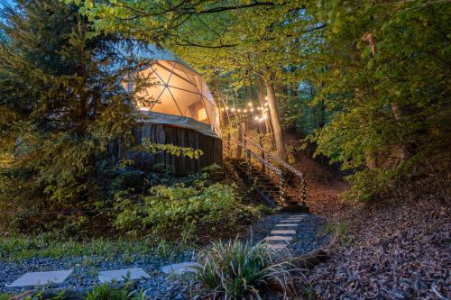 Glamping, Hot Tub & Projector by Nidumm Stay