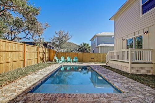 Heated pool Sunshine Way Steps to Sand 1 Pet - image 4