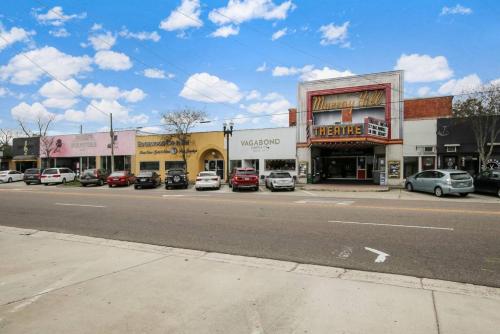 Sapphire Echo for 6 (convenient for downtown) - image 4