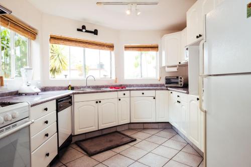Kitchen, Pied-A-Terre At Casitas Aparicio in San Miguel De Allende