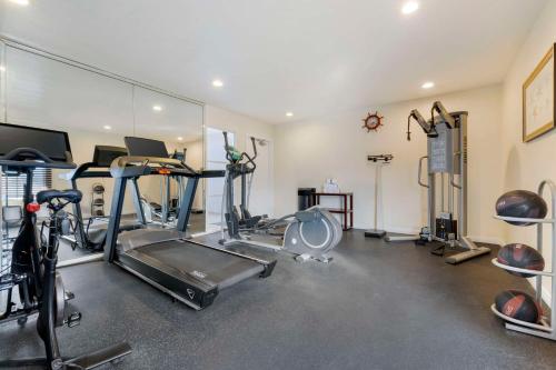 Best Western Plus Marina Shores Hotel in Dana Point, USA