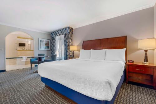 Best Western Plus Marina Shores Hotel in Dana Point, USA