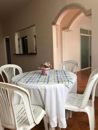 Apartamento en el Centro de SantoDomingo Amplio con Parqueadero in Santo Domingo
