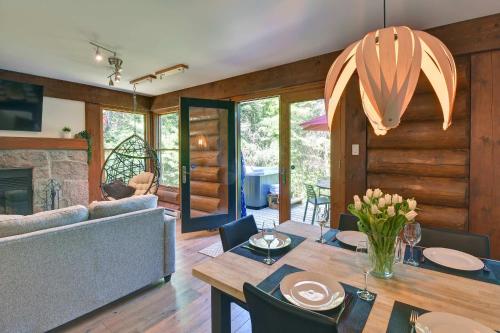Family friends lake access & hot tub in Lac Superieur (QC)