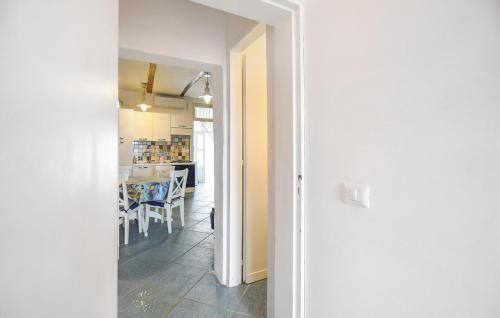 Зовнішній вигляд готелю, 2 Bedroom Cozy Apartment In Scario in Сан - Джованні Піро