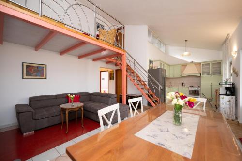 Three-Bedroom Apartment with Terrace image 3