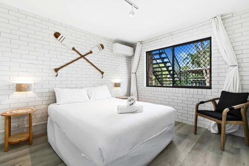 Salt & Stone Villas - on the beach, pets by app, Burrum Heads (фото 4)